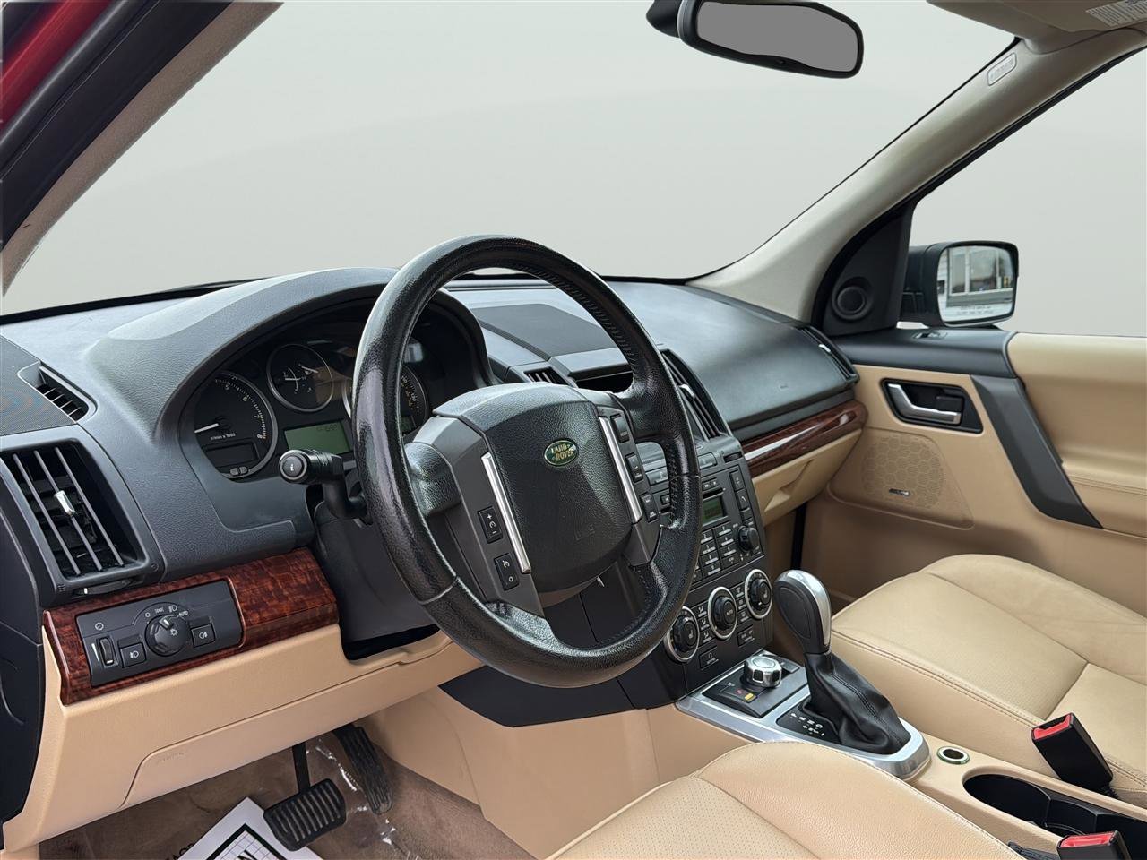 Used 2008 Land Rover LR2 SE image 12