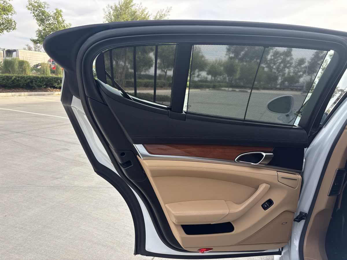 Used 2016 Porsche Panamera 4 Edition image 12