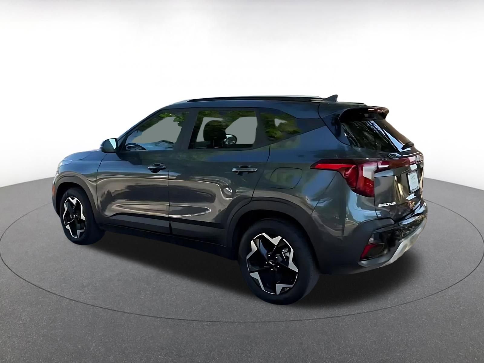 Used 2025 Kia Seltos S image 10