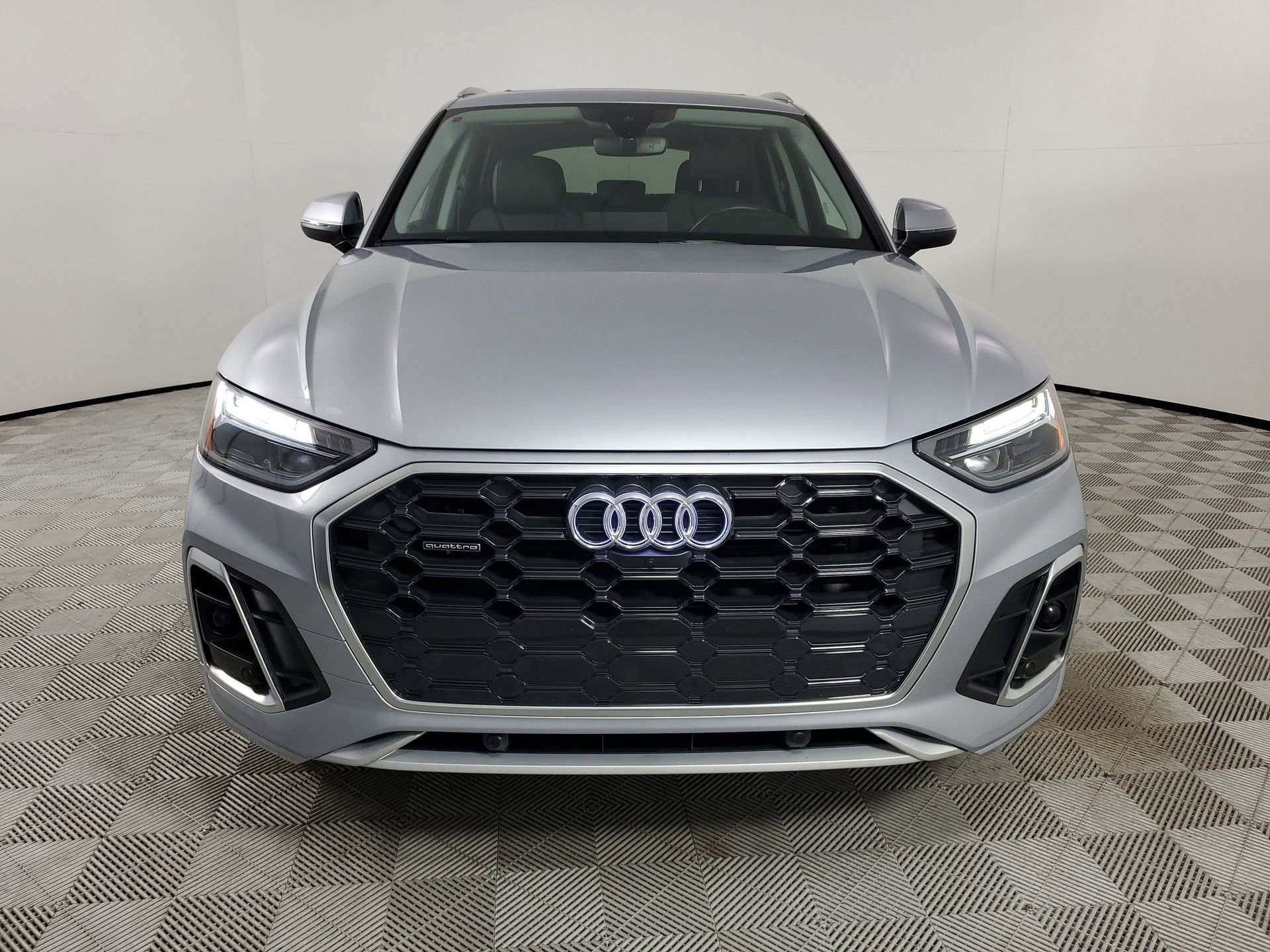 Certified 2024 Audi Q5 2.0T Premium Plus image 3