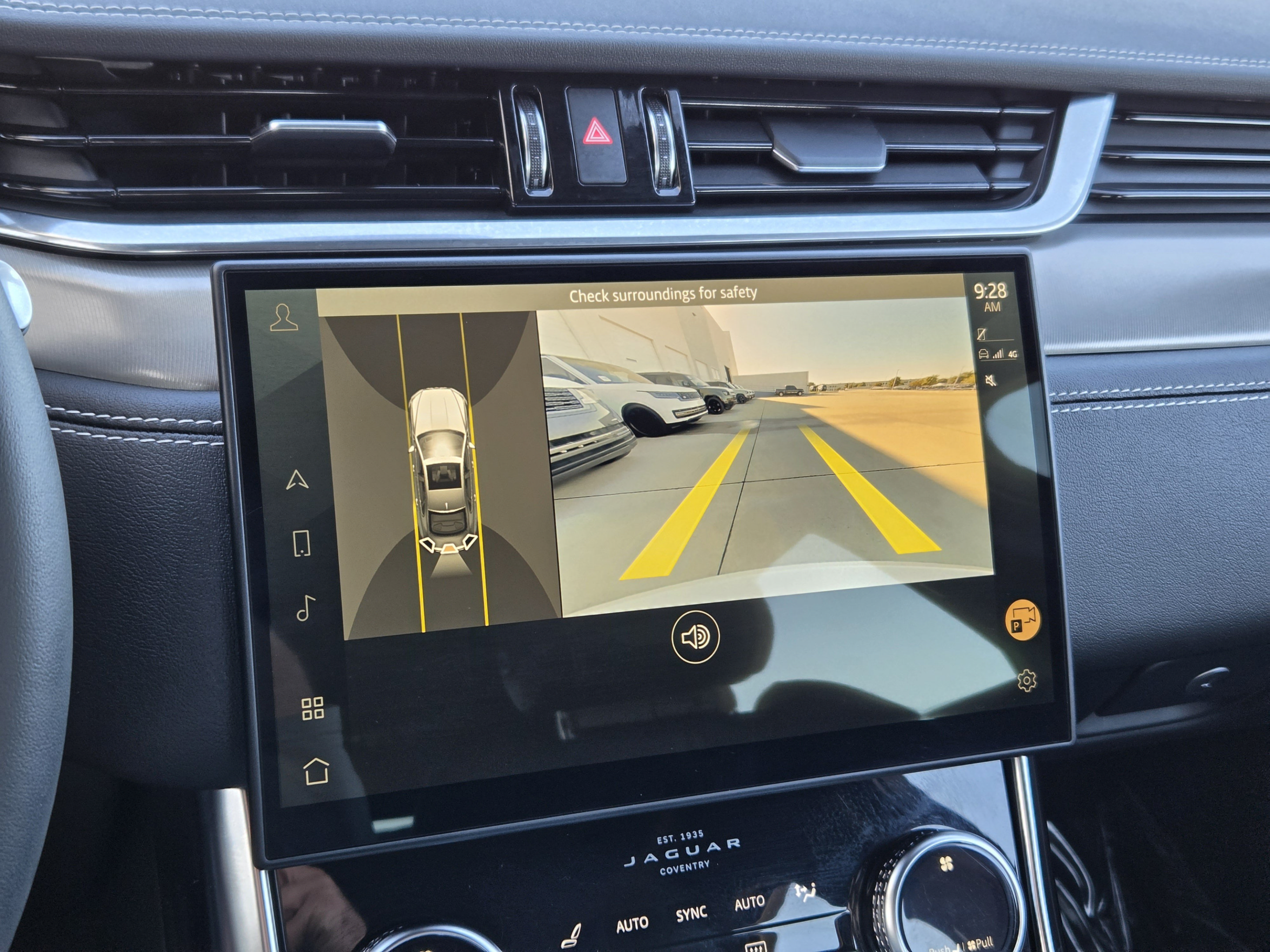 Certified 2024 Jaguar XF R-Dynamic SE AWD/4WD image 14