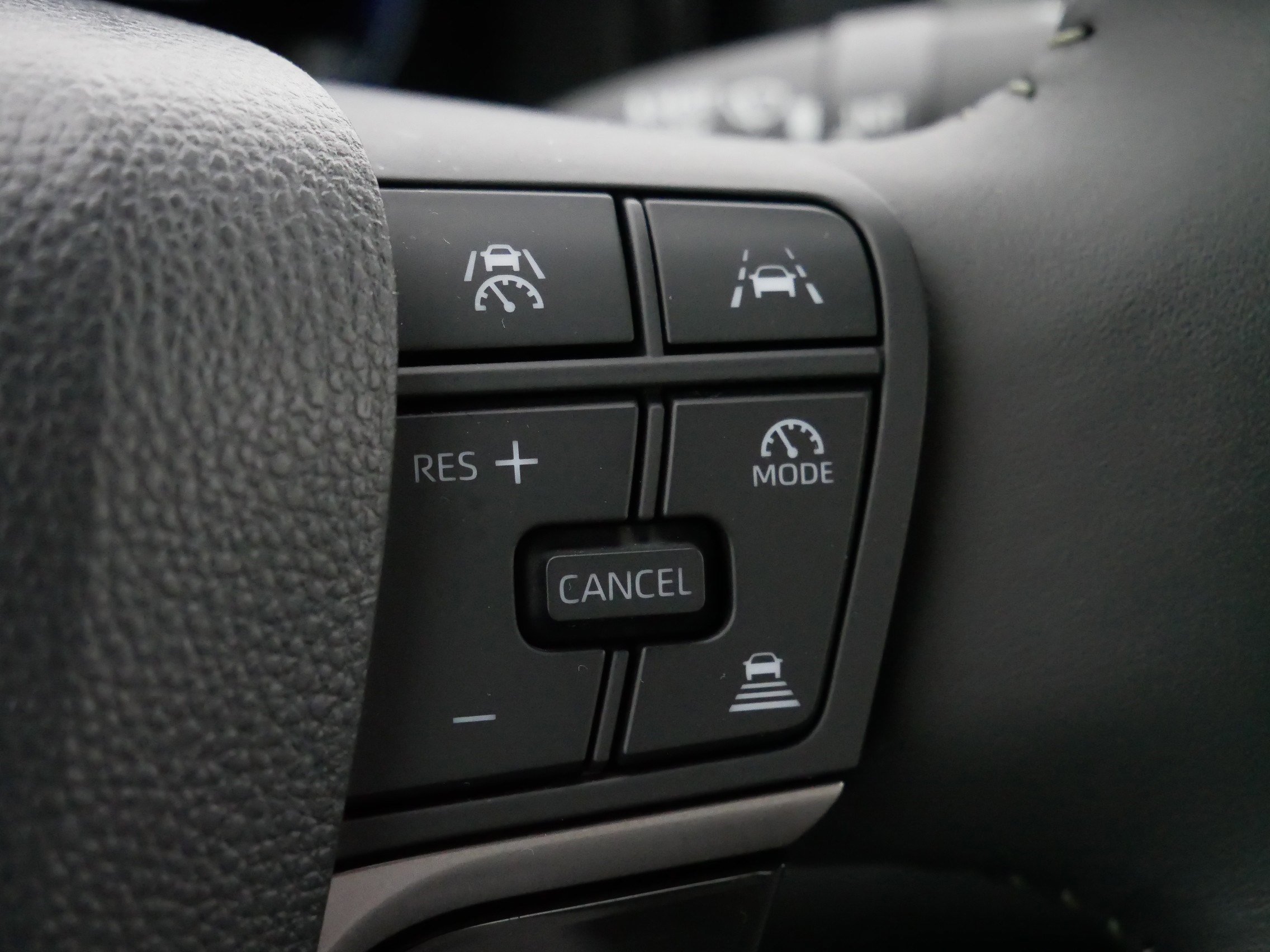 Used 2025 Toyota Camry XLE image 25