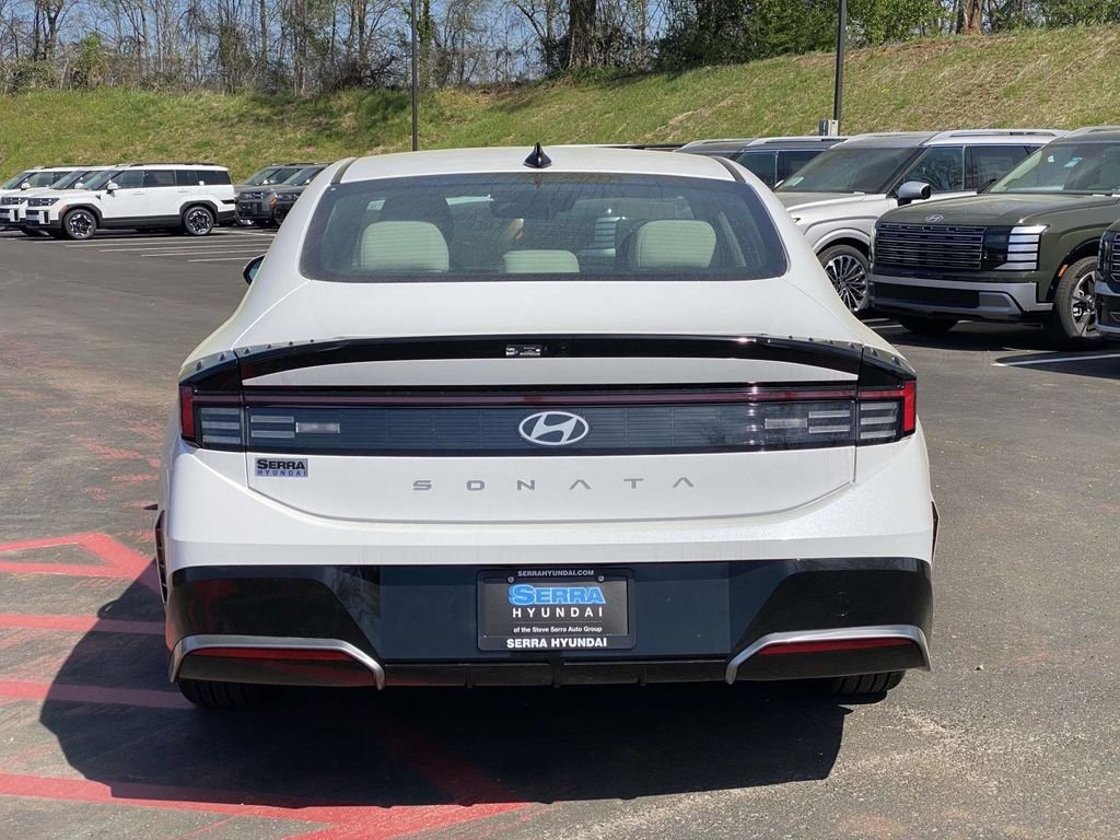 New 2026 Hyundai Sonata SEL FWD image 3
