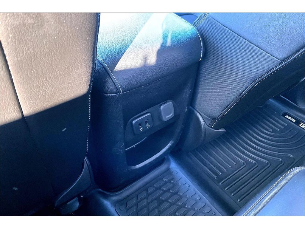 Used 2018 GMC Canyon Denali image 10