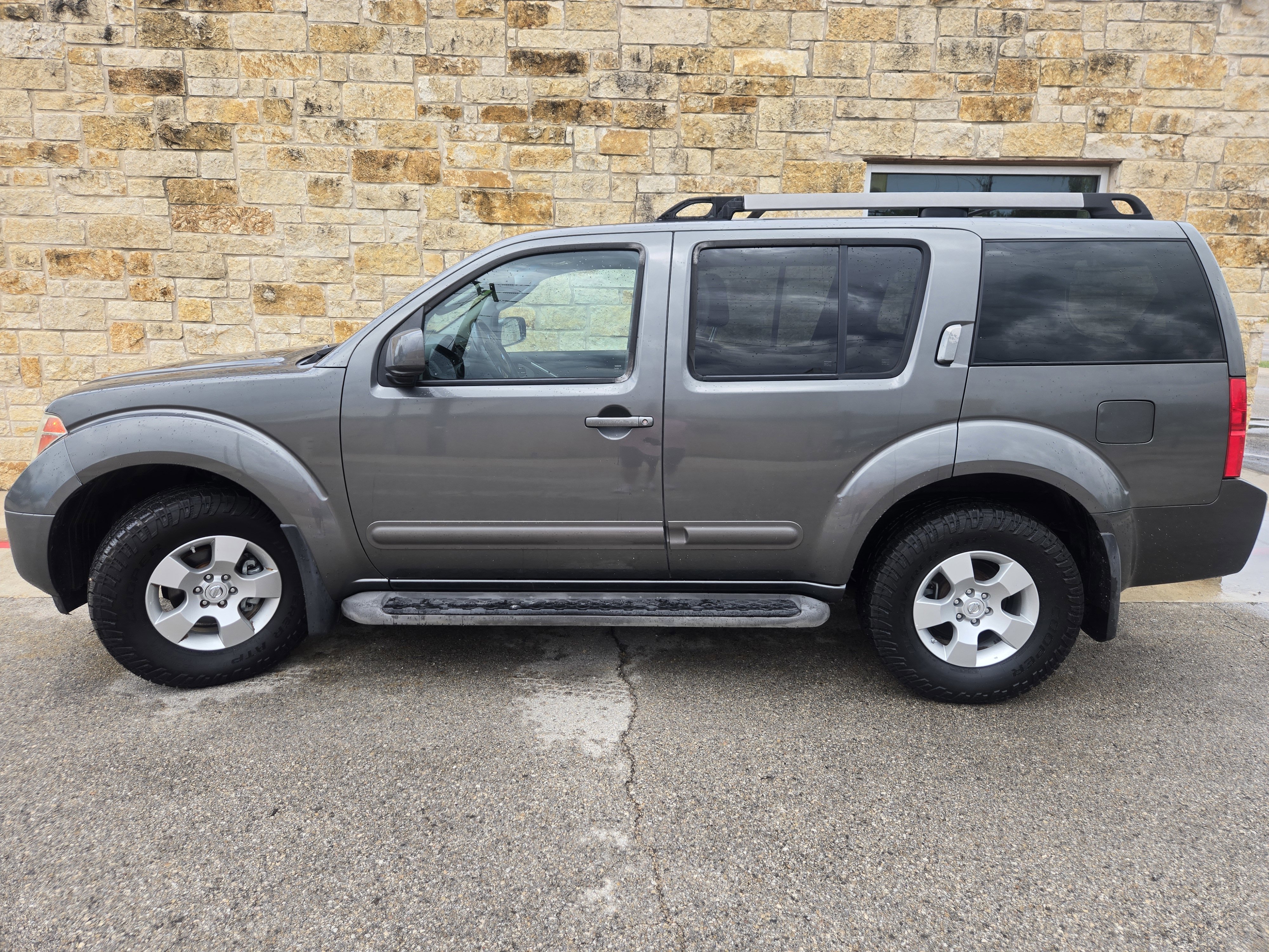 Used 2005 Nissan Pathfinder SE w/ (P01) Se Premium Pkg