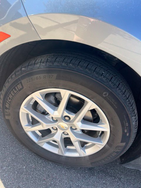 Used 2024 Chevrolet Equinox LT w/ LPO, Floor Liner Package FWD image 7