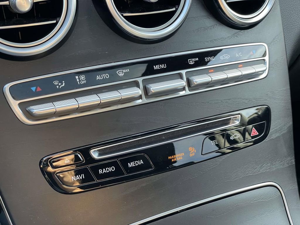 Used 2019 Mercedes-Benz GLC 300 4MATIC Coupe image 17
