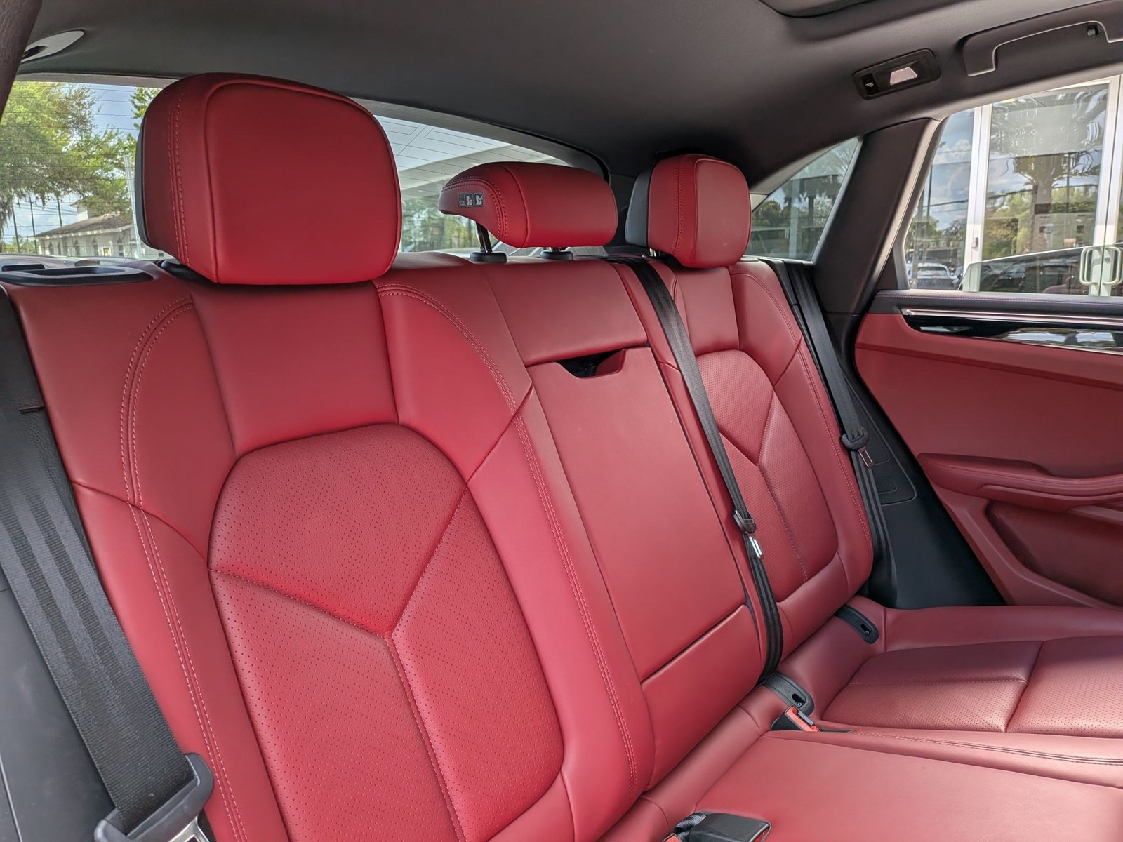 Certified 2024 Porsche Macan image 24