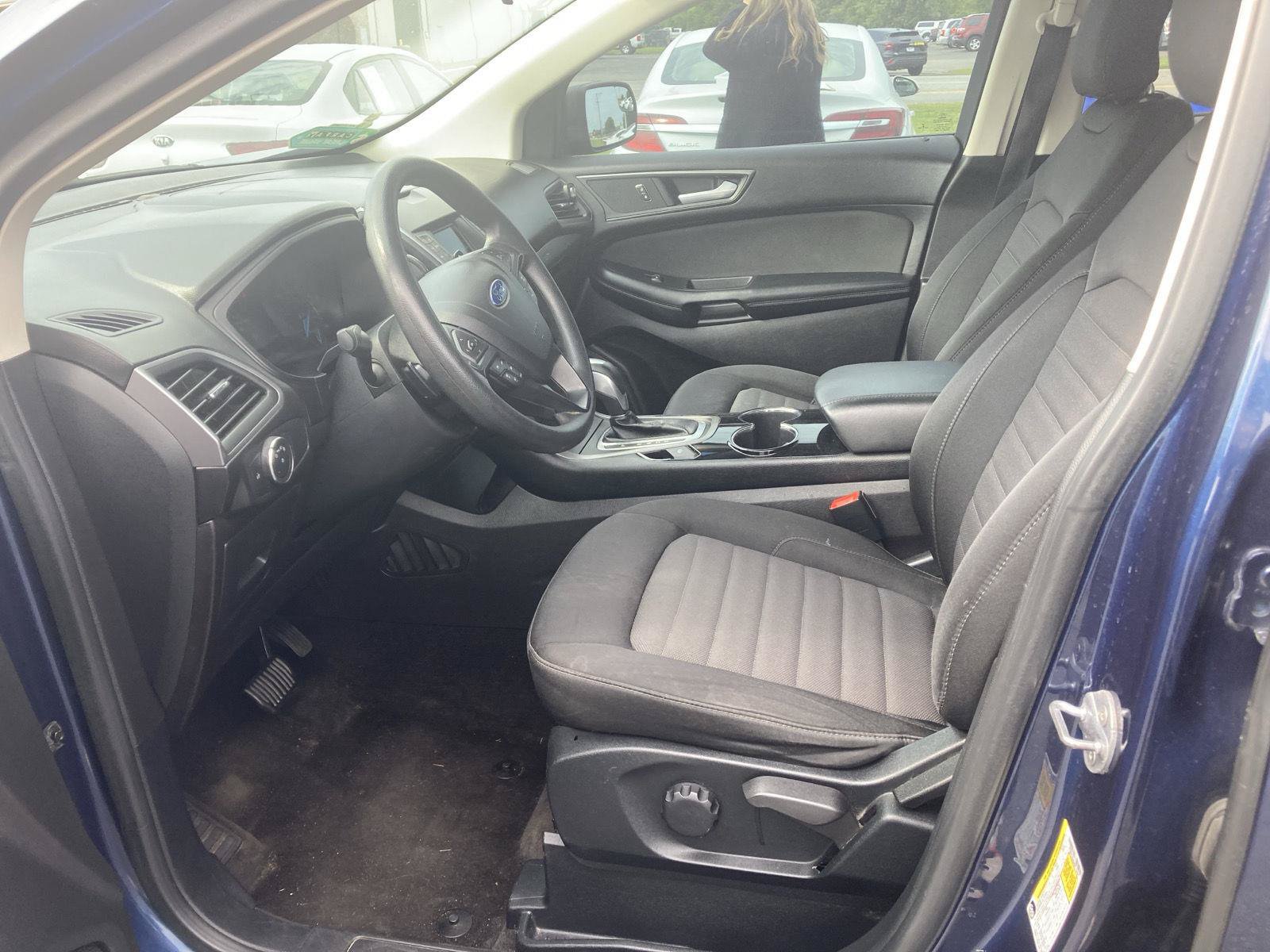 Used 2017 Ford Edge SE FWD image 9