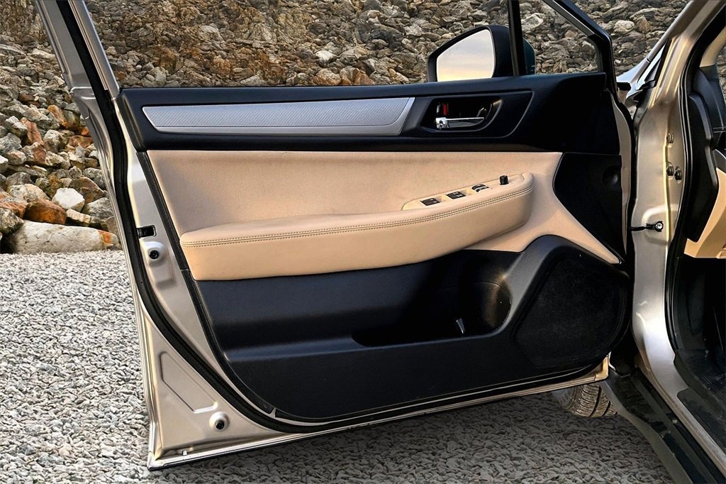 Used 2018 Subaru Outback 2.5i Premium image 19