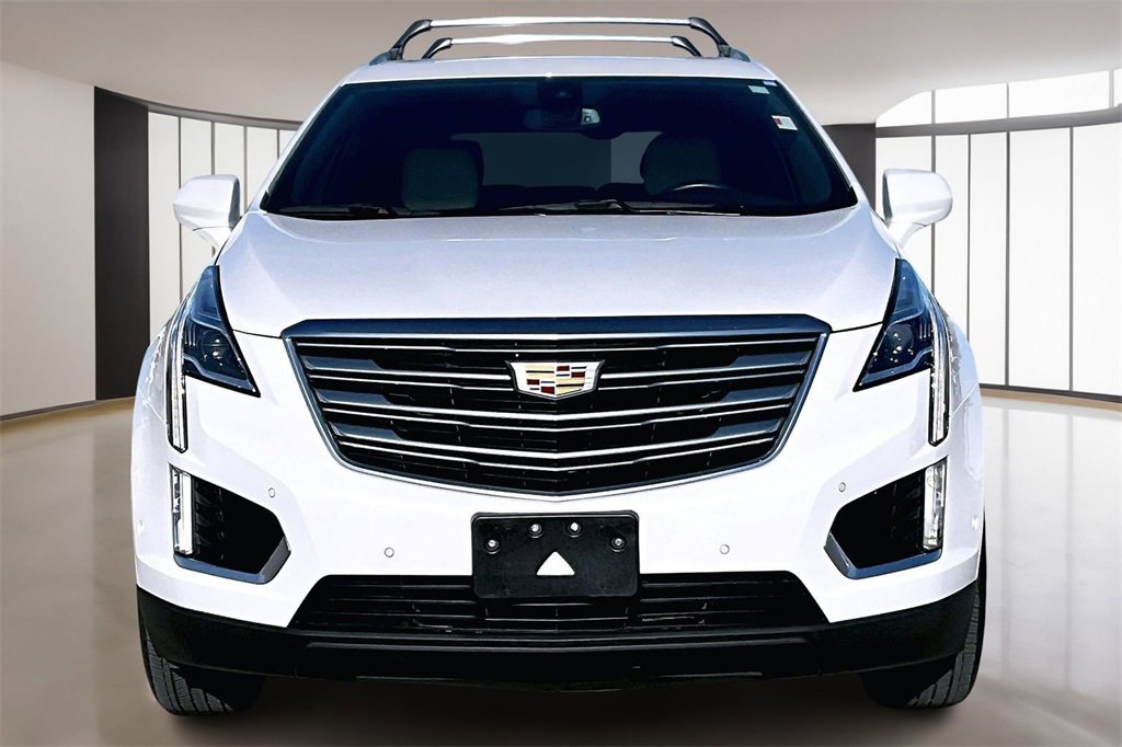 Used 2018 Cadillac XT5 Premium Luxury w/ Driver Assist Package image 3