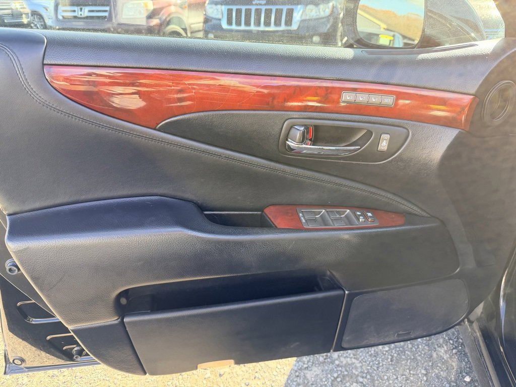 Used 2011 Lexus LS 460 AWD image 16