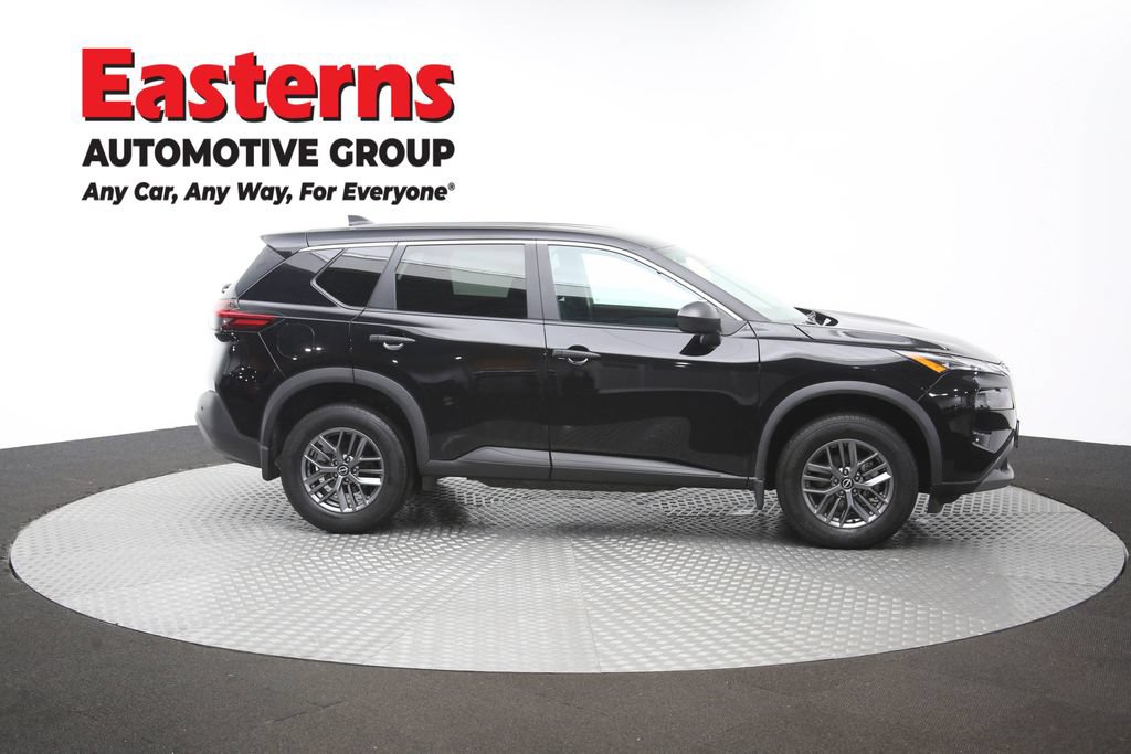 Used 2023 Nissan Rogue S AWD/4WD image 40