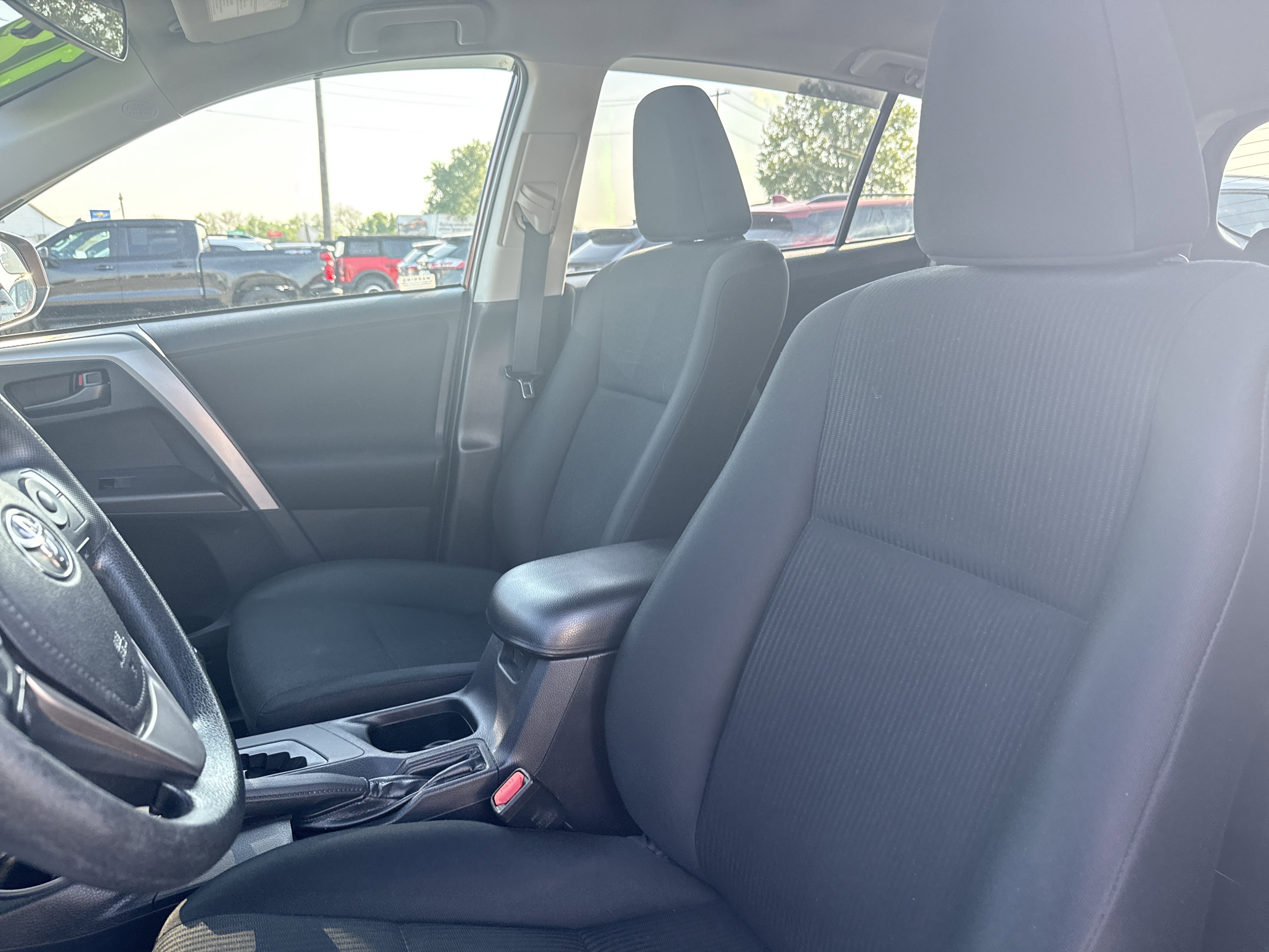 Used 2018 Toyota RAV4 LE w/ All Weather Liner Package AWD/4WD image 10