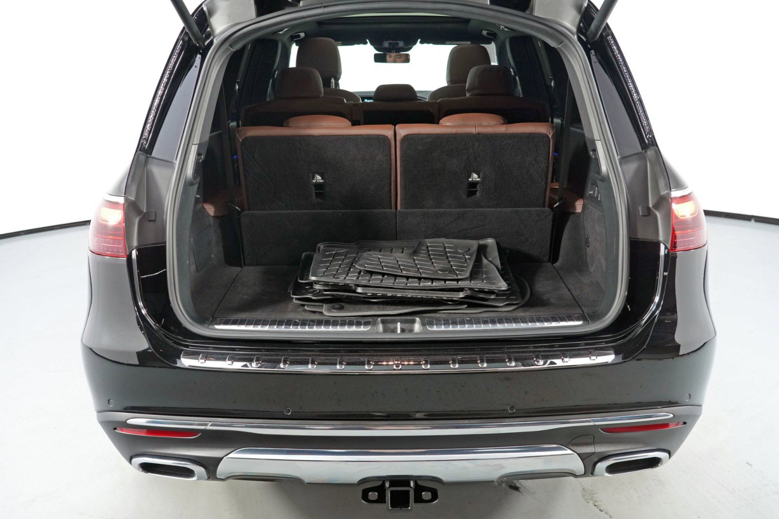 Used 2024 Mercedes-Benz GLS 450 4MATIC image 10