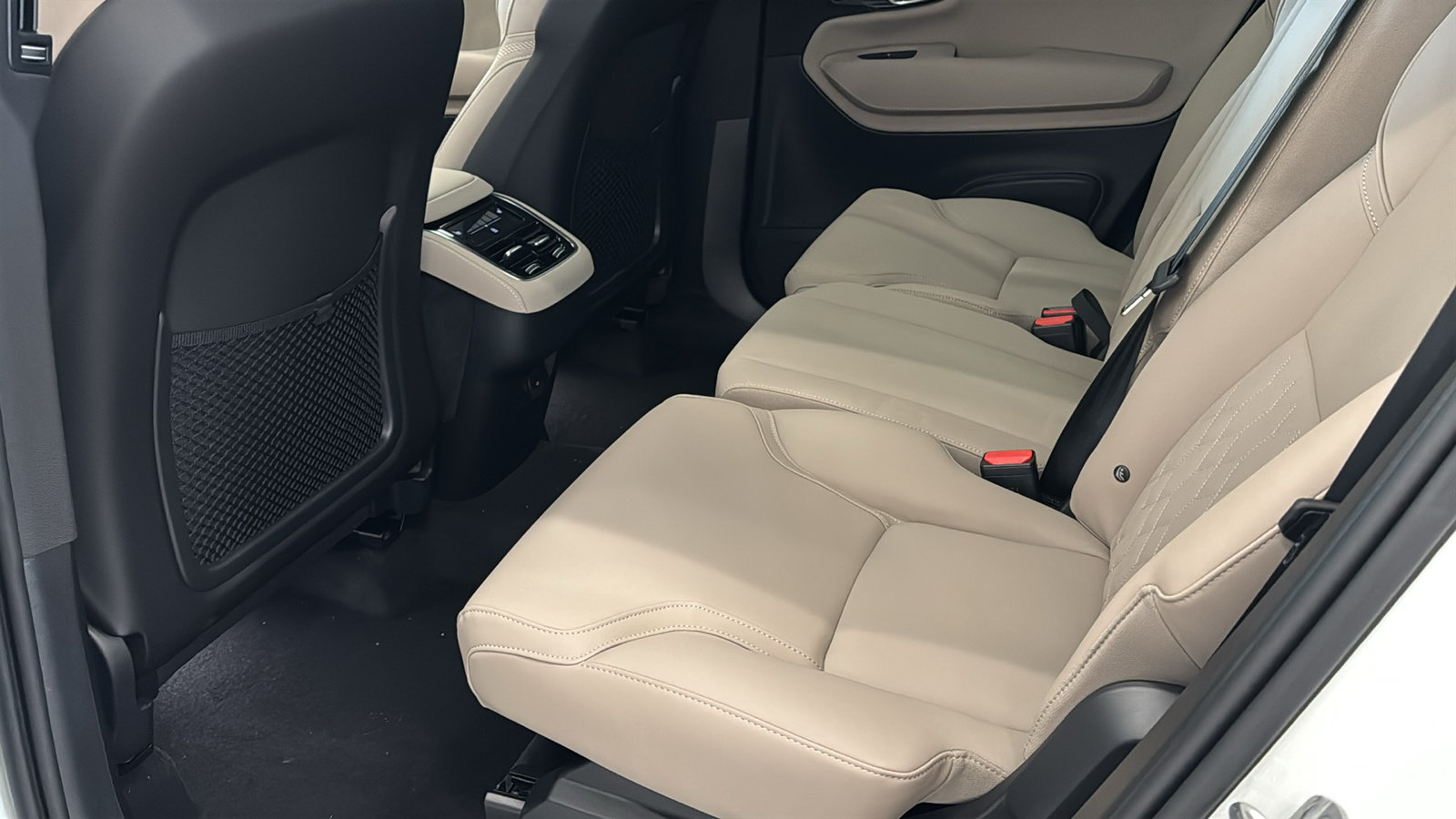 New 2026 Volvo XC90 B5 Core w/ Protection Package AWD/4WD image 27