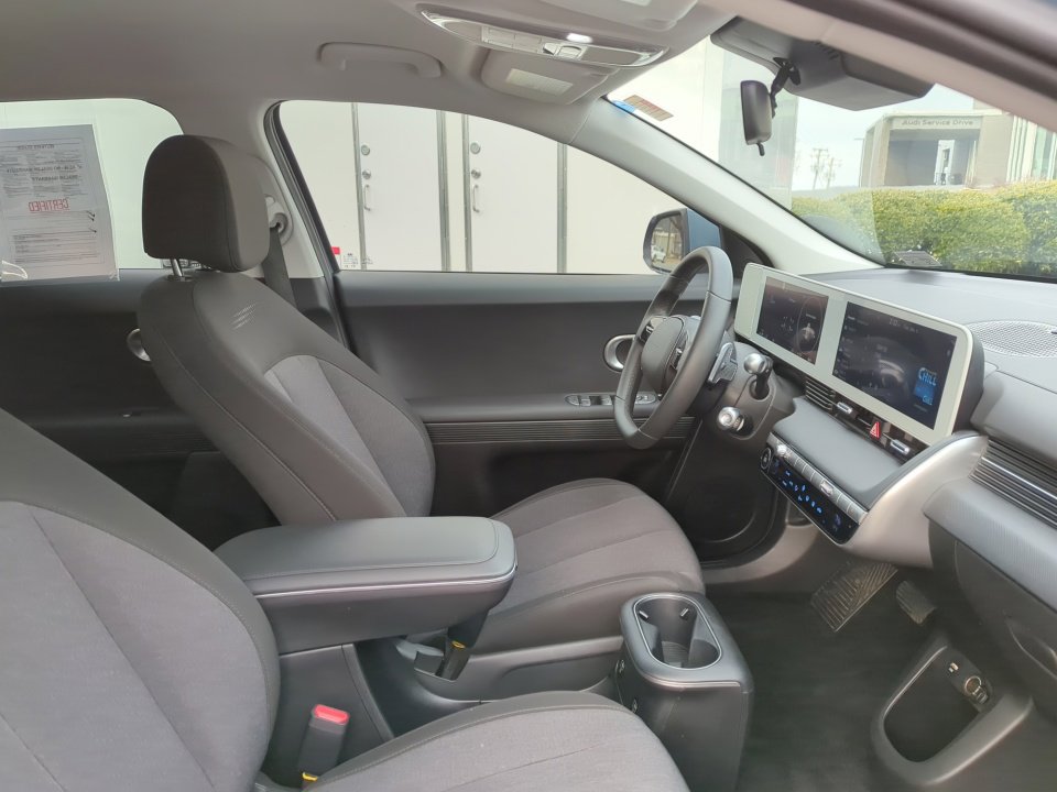 Certified 2024 Hyundai Ioniq 5 SE image 34