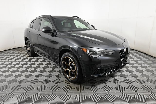 New 2025 Alfa Romeo Stelvio Sprint image 28