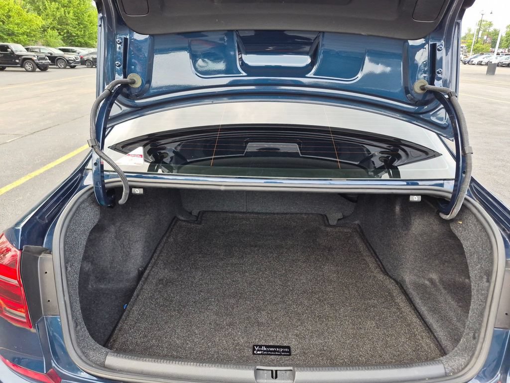 Used 2018 Volkswagen Passat 2.0T SE FWD image 24