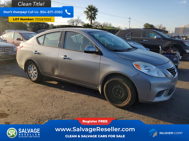 Used 2014 Nissan Versa SV FWD image 5