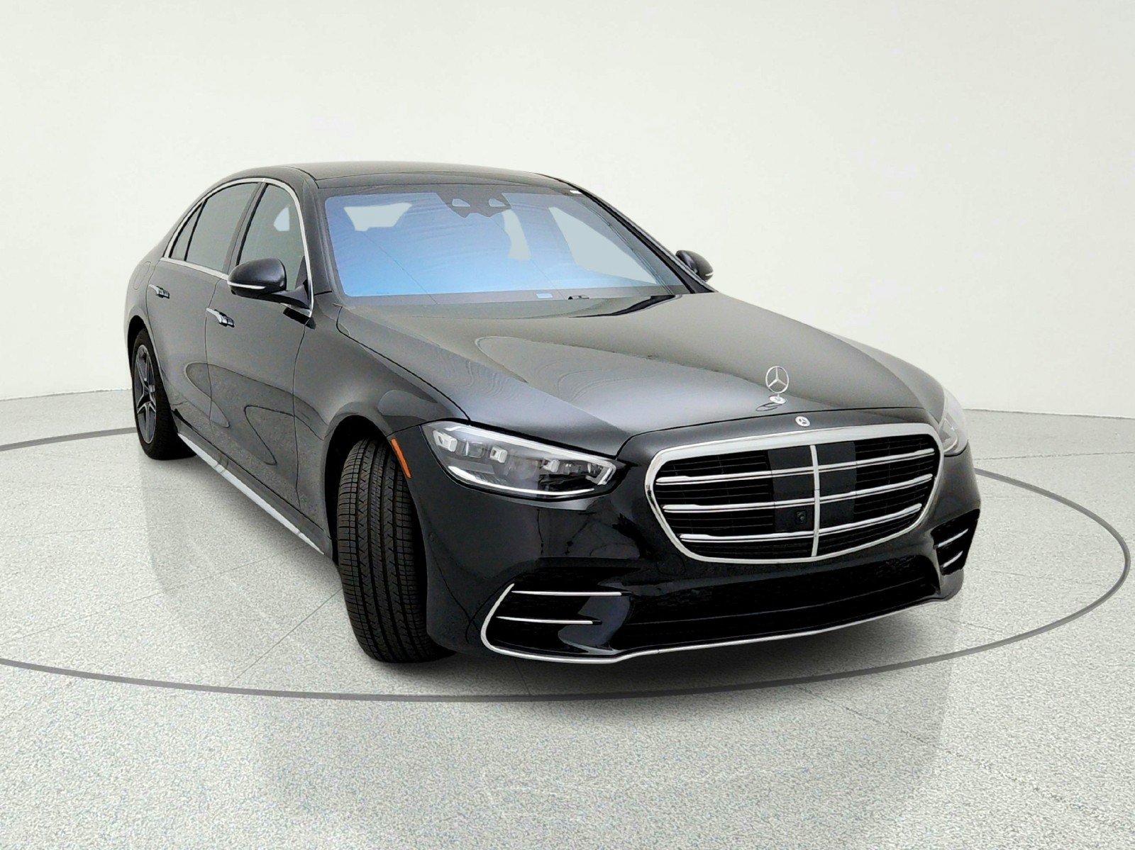 New 2026 Mercedes-Benz S 580e 4MATIC Sedan image 4