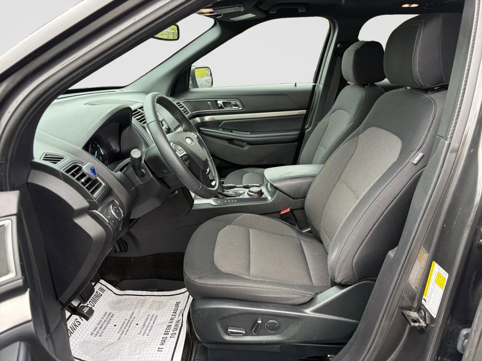 Used 2018 Ford Explorer XLT w/ Equipment Group 201A AWD/4WD image 12