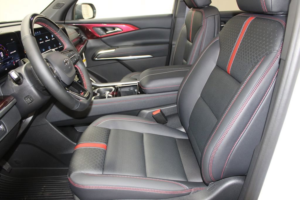 New 2026 Chevrolet Traverse RS w/ LPO, Floor Liner Package FWD image 16