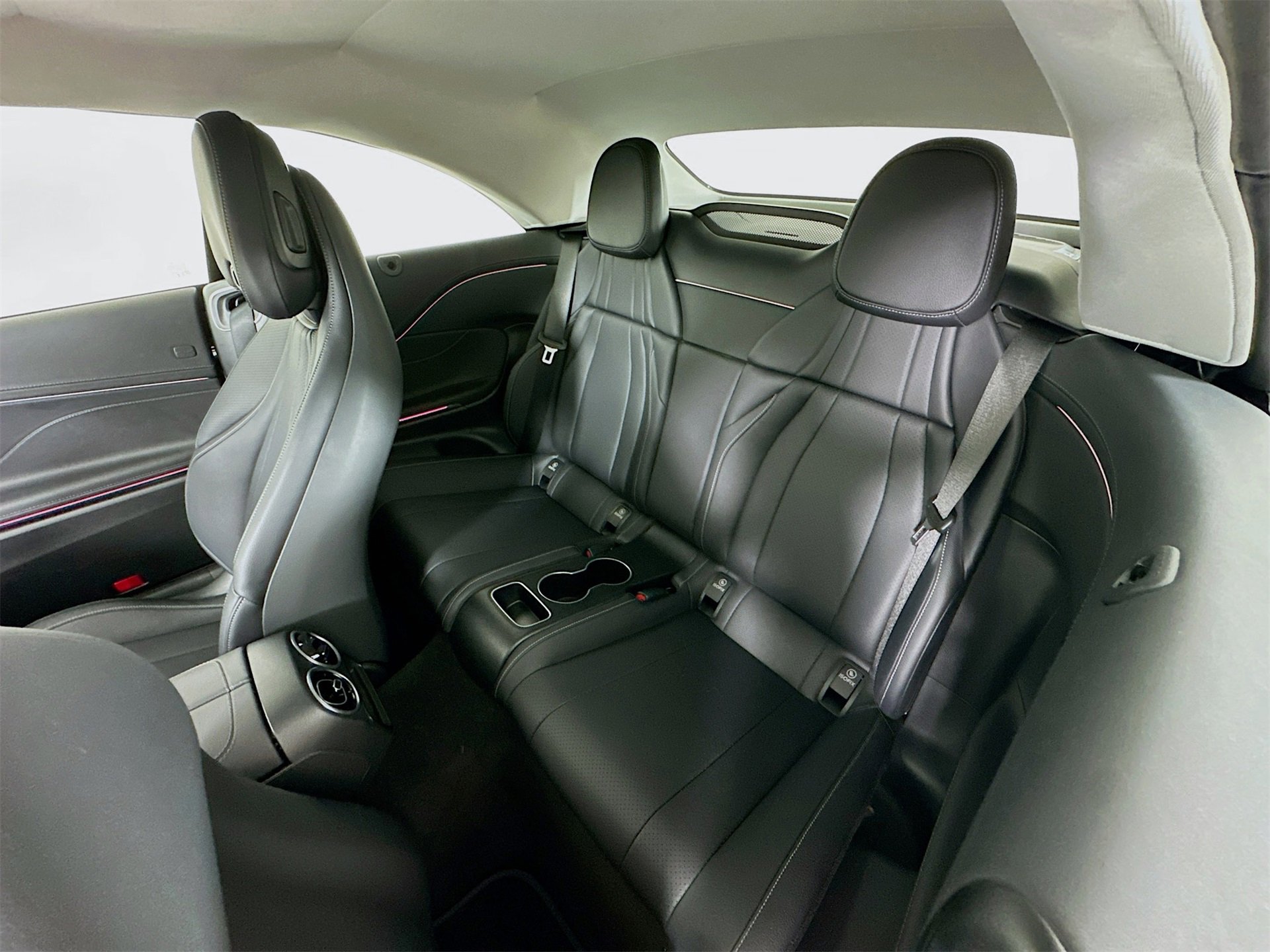 Used 2025 Mercedes-Benz CLE 300 4MATIC Cabriolet image 26