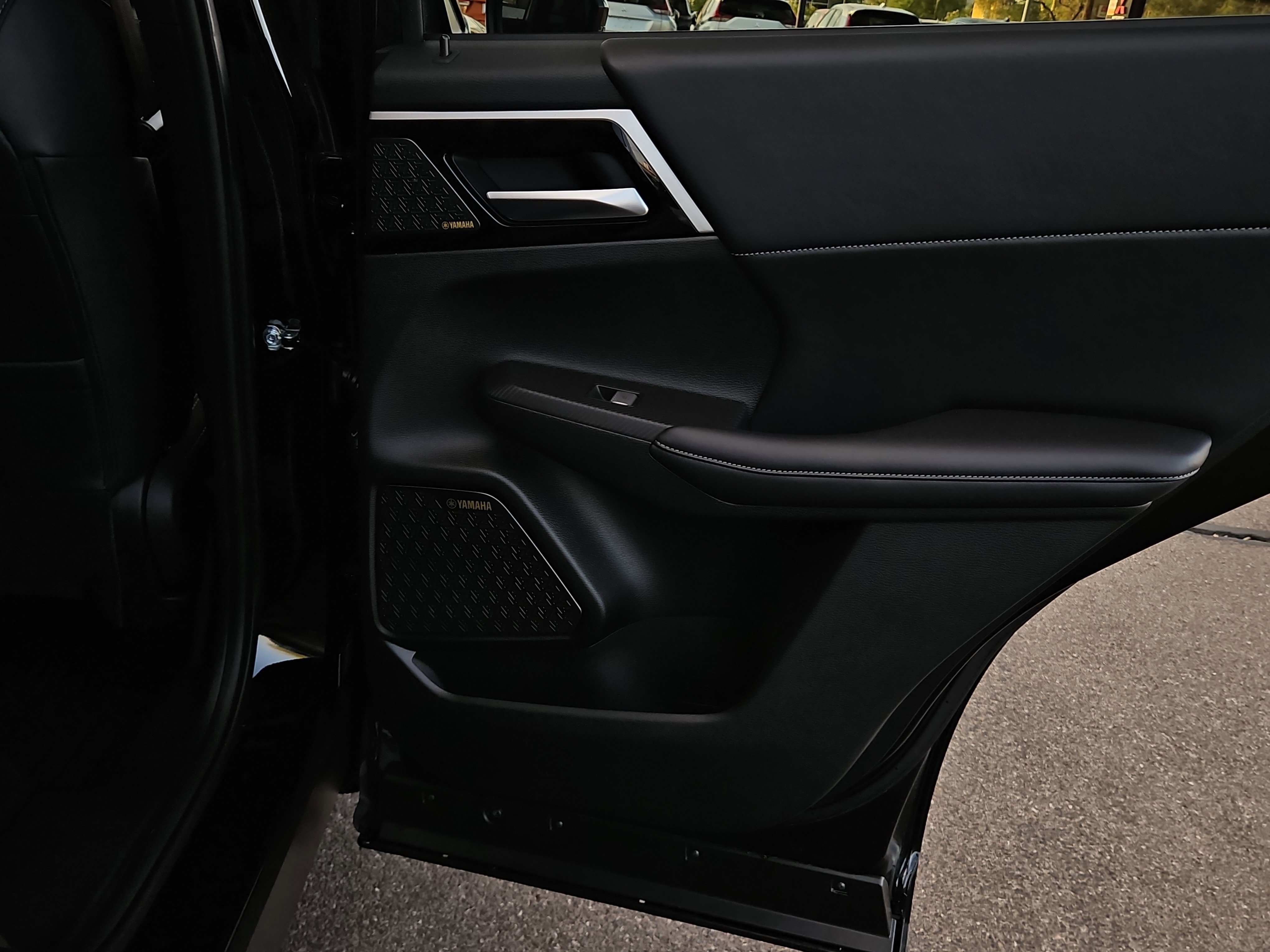 New 2025 Mitsubishi Outlander SE image 21