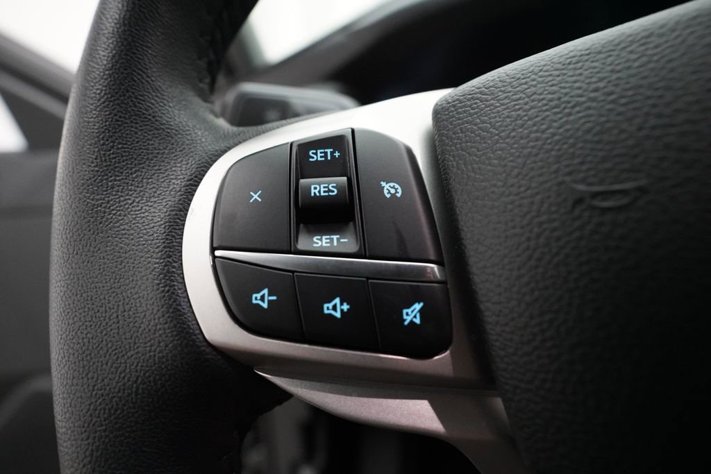 Used 2023 Ford Explorer XLT w/ Equipment Group 202A AWD/4WD image 18