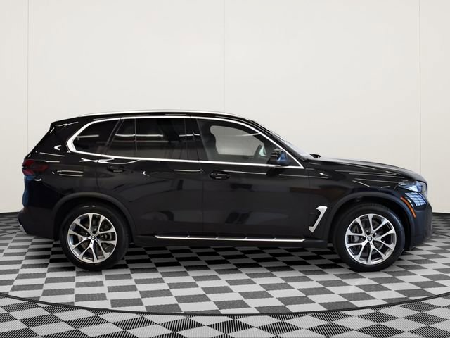 New 2026 BMW X5 xDrive40i w/ Premium Package image 2