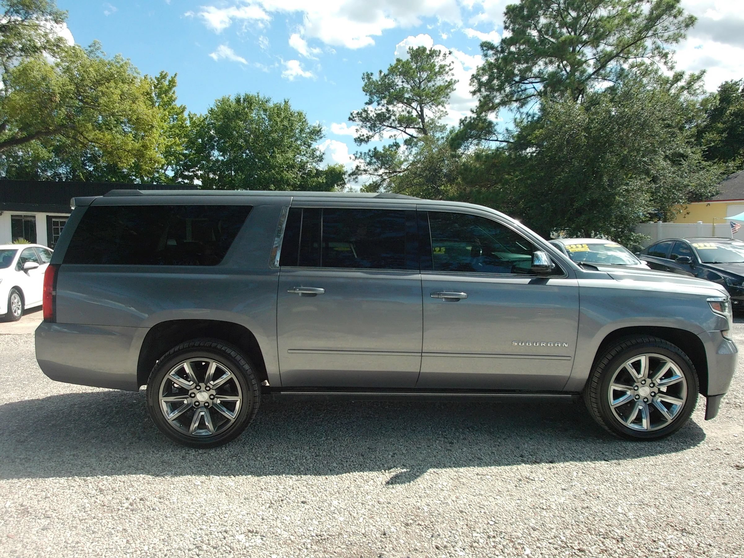 Used 2018 Chevrolet Suburban Premier RWD image 4