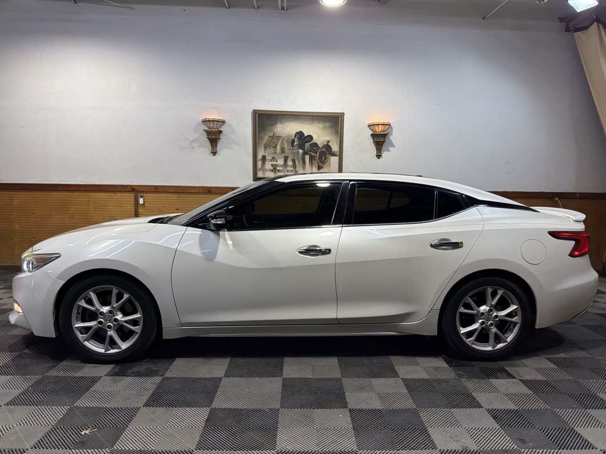 Used 2016 Nissan Maxima Platinum FWD image 2