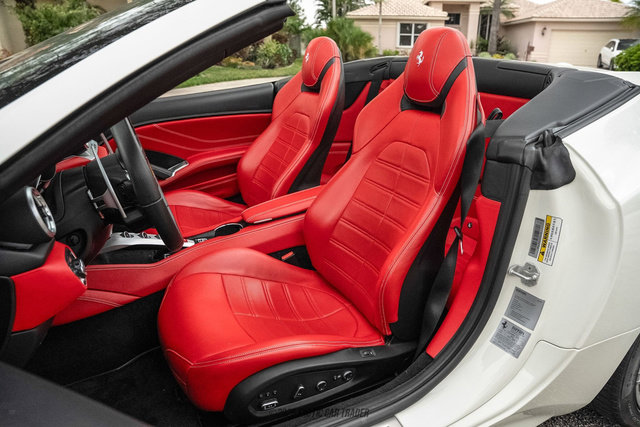 Used 2016 Ferrari California T image 39