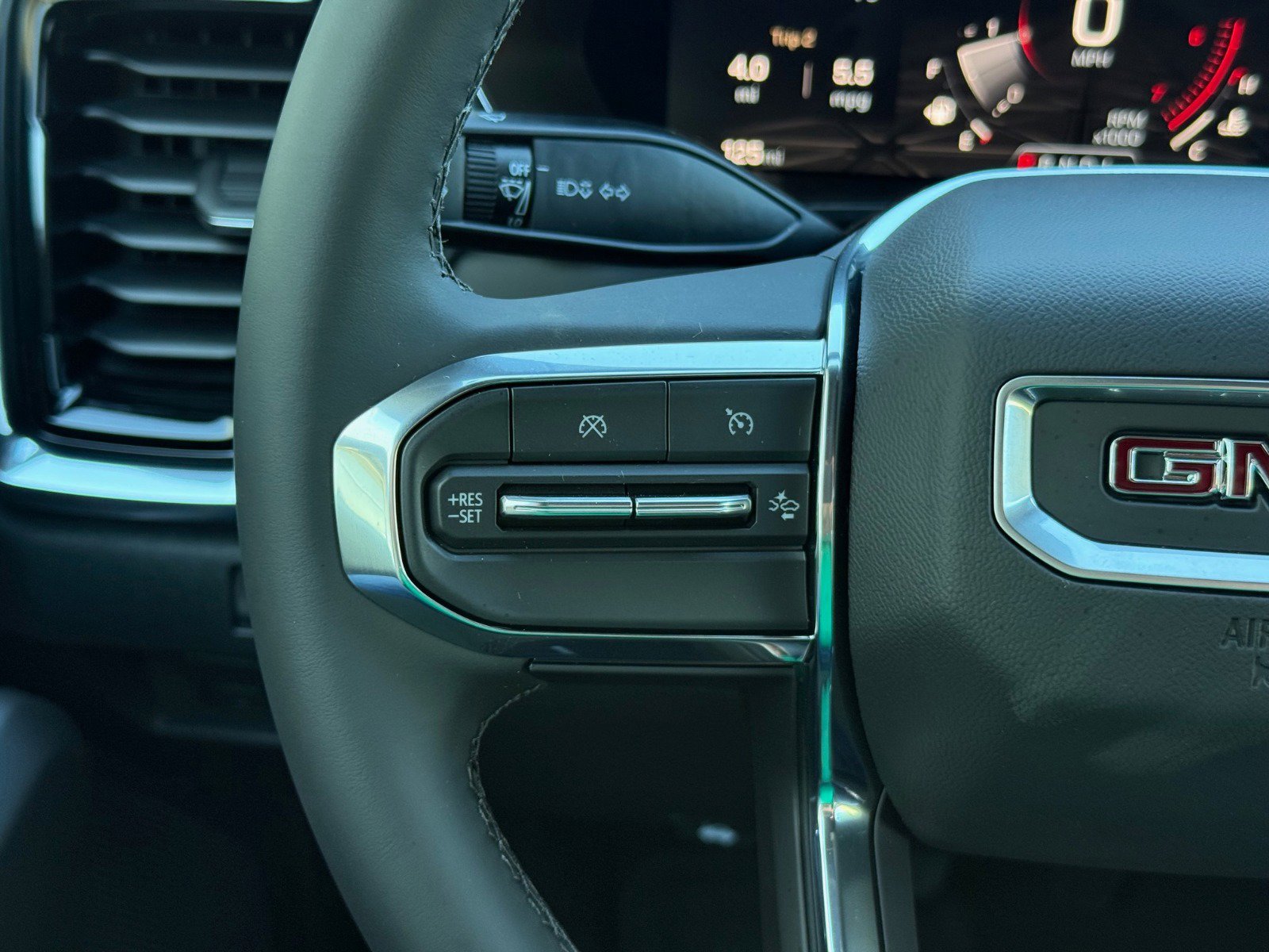 New 2026 GMC Canyon Elevation w/ Convenience Package image 15