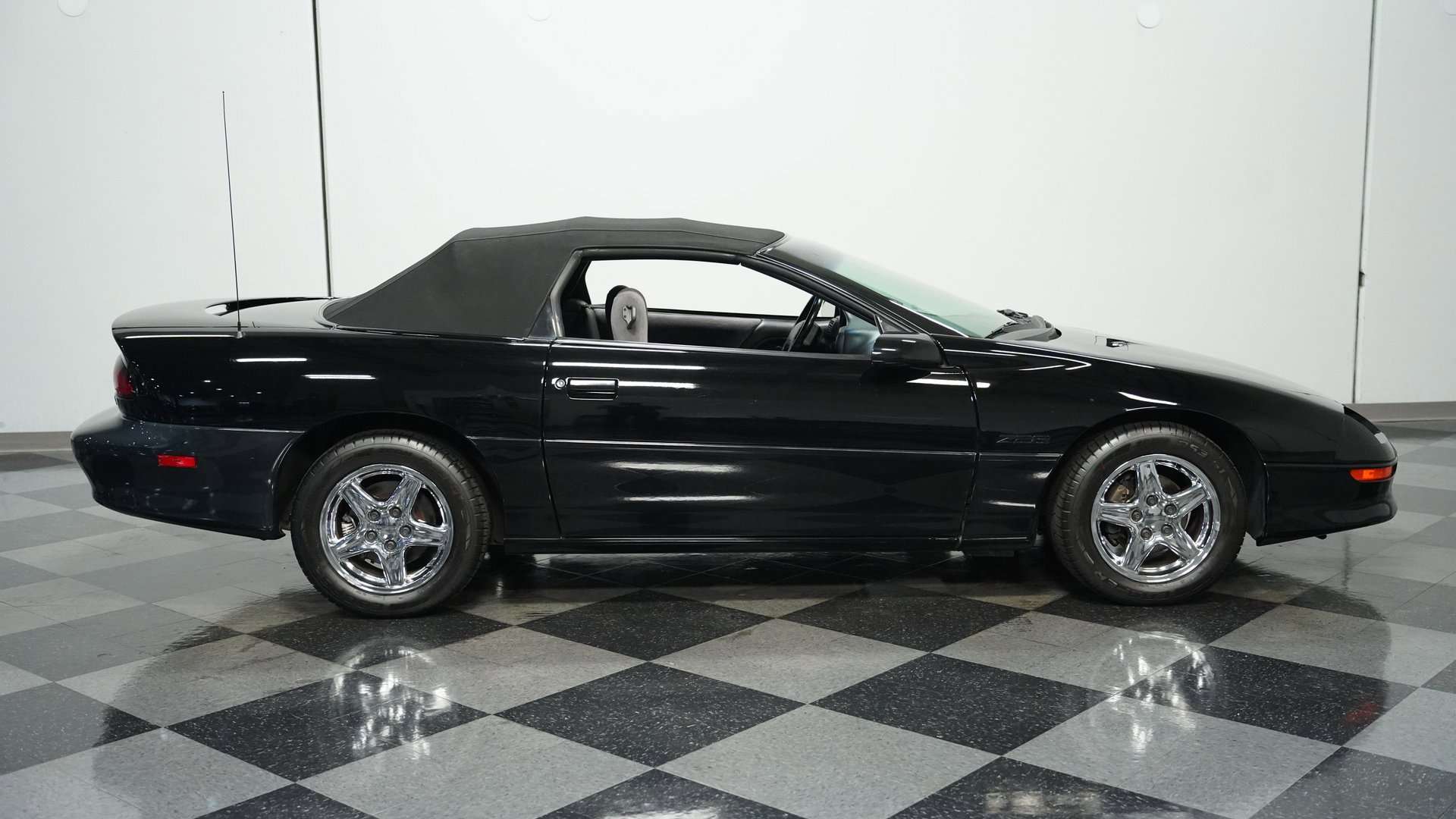 Used 1997 Chevrolet Camaro Z28 w/ Preferred Equipment Group 2 image 12