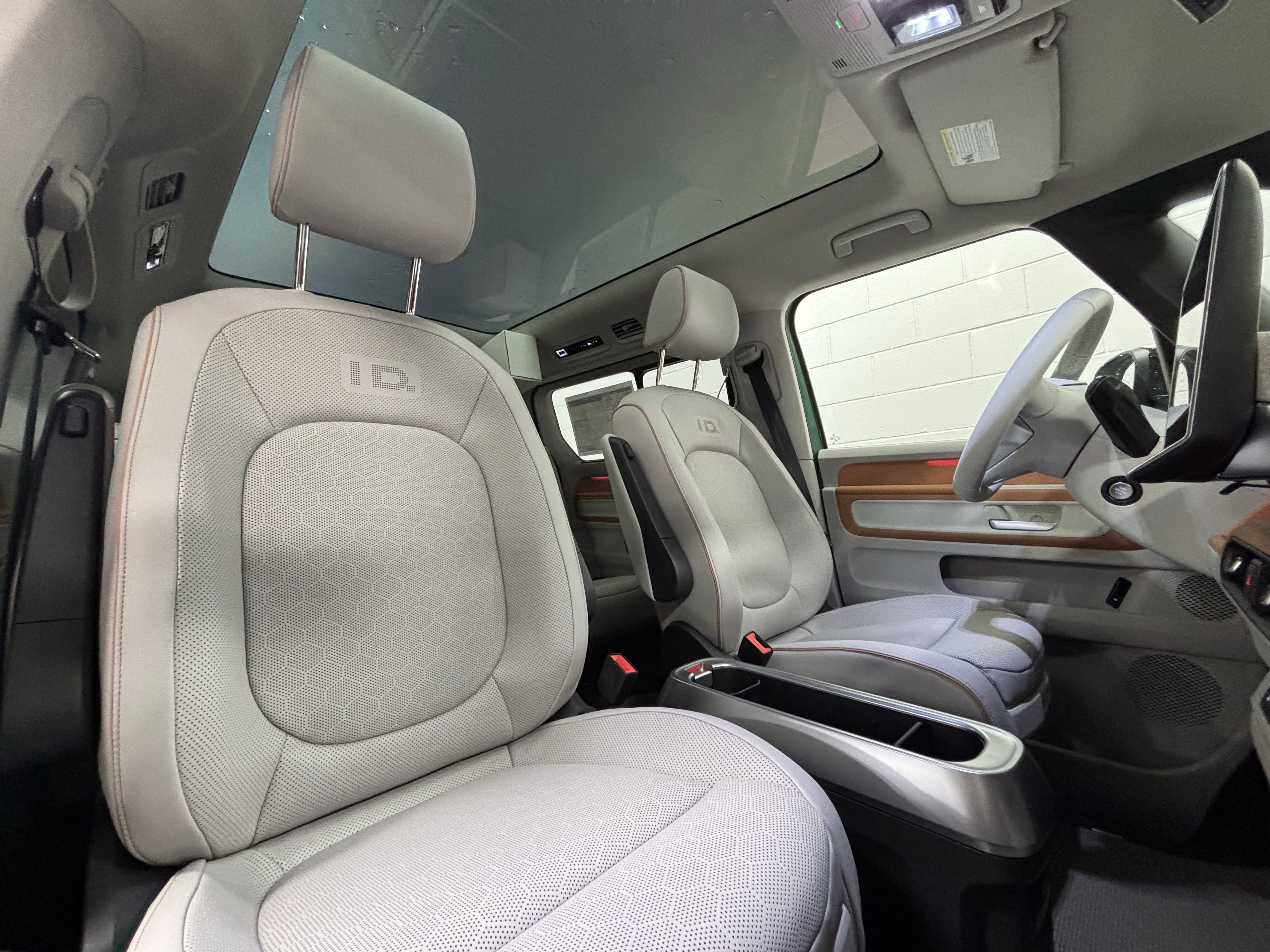 New 2025 Volkswagen ID. Buzz 1st Edition AWD/4WD image 12