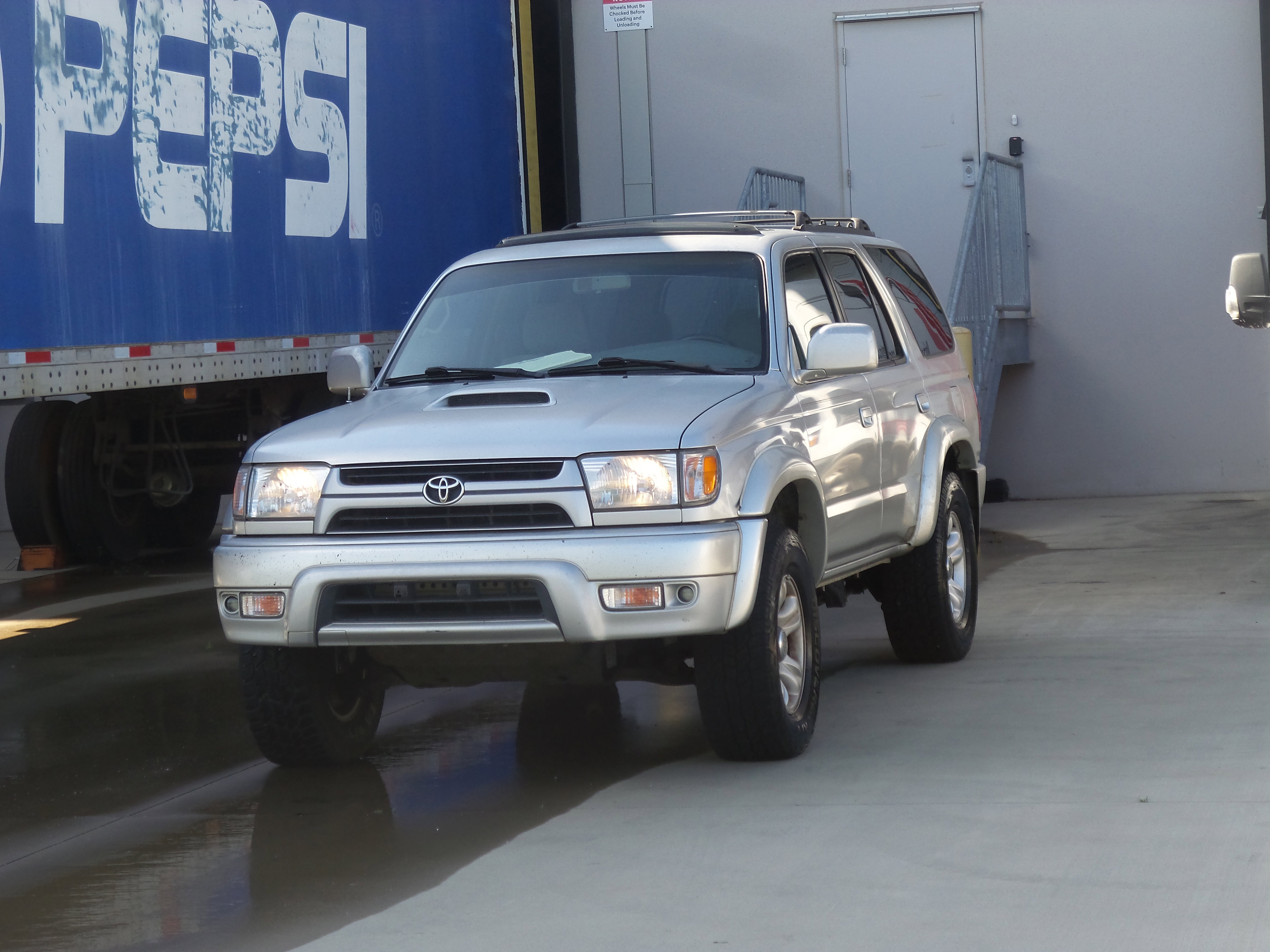 Used 2001 Toyota 4Runner SR5 image 2