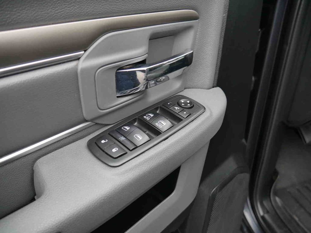 Used 2017 RAM 1500 Big Horn image 28