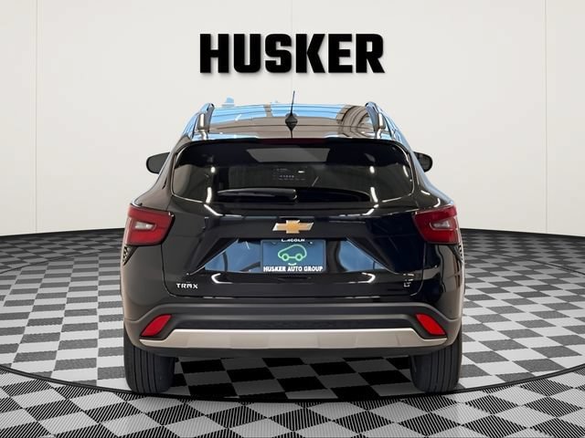 Certified 2025 Chevrolet Trax LT FWD image 4