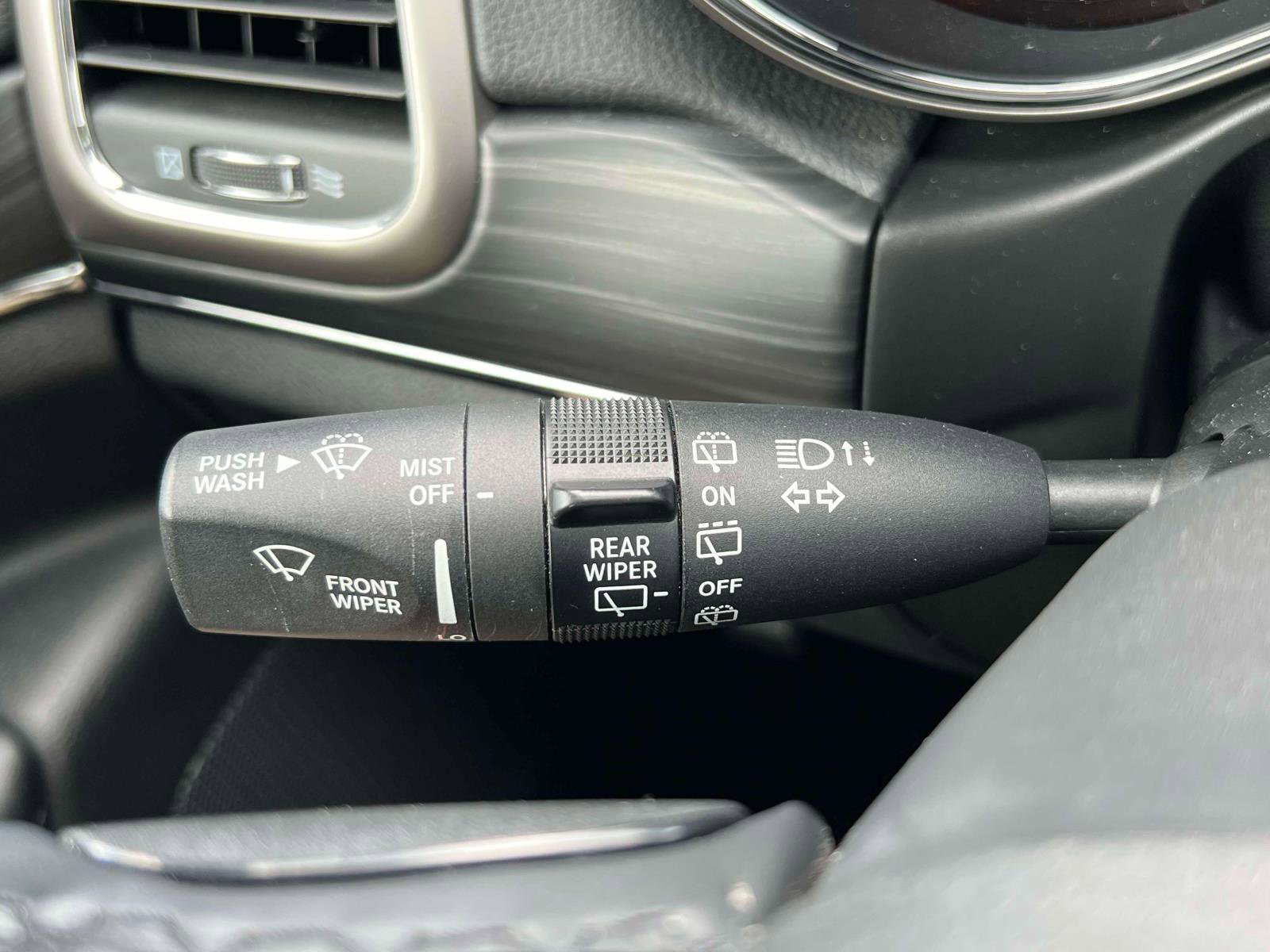 Used 2021 Jeep Grand Cherokee Limited AWD/4WD image 17