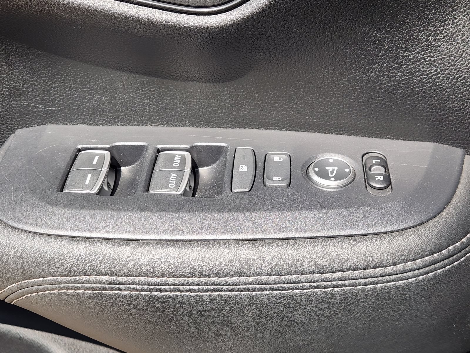 Used 2024 Honda HR-V EX-L image 28