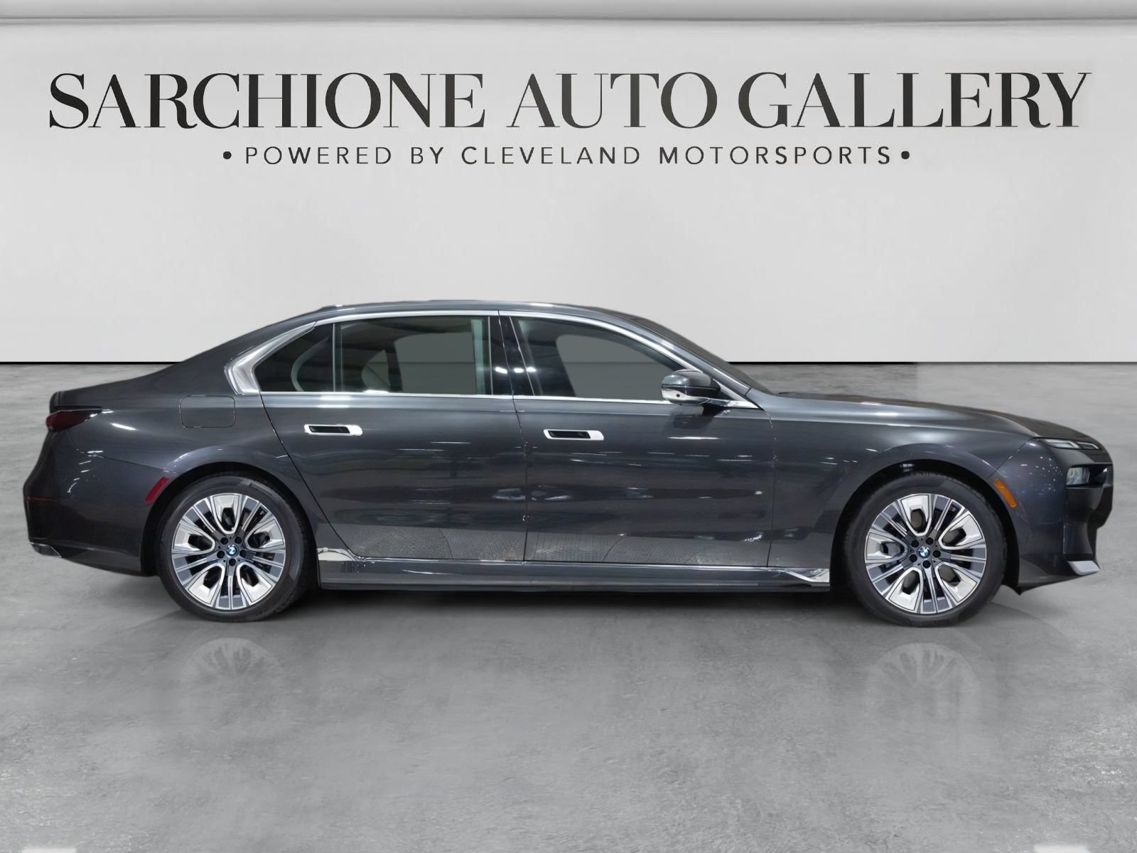 Used 2025 BMW i7 xDrive60 AWD/4WD image 16