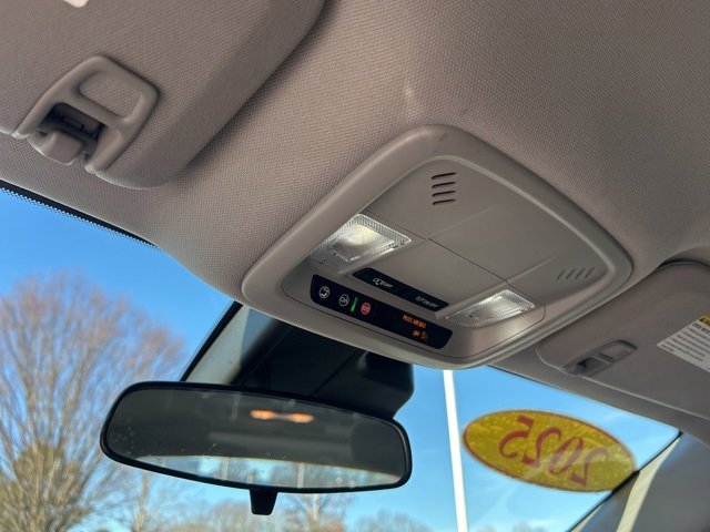 Used 2025 Chevrolet Malibu LT image 25