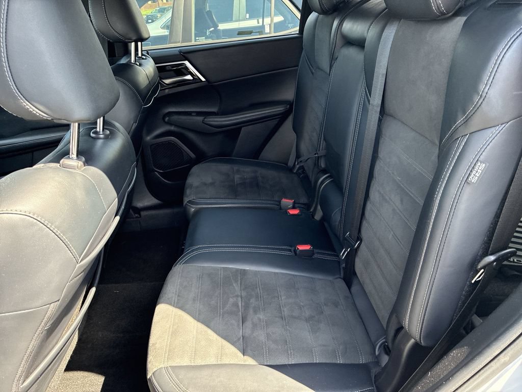 Used 2024 Mitsubishi Outlander SE AWD/4WD image 19