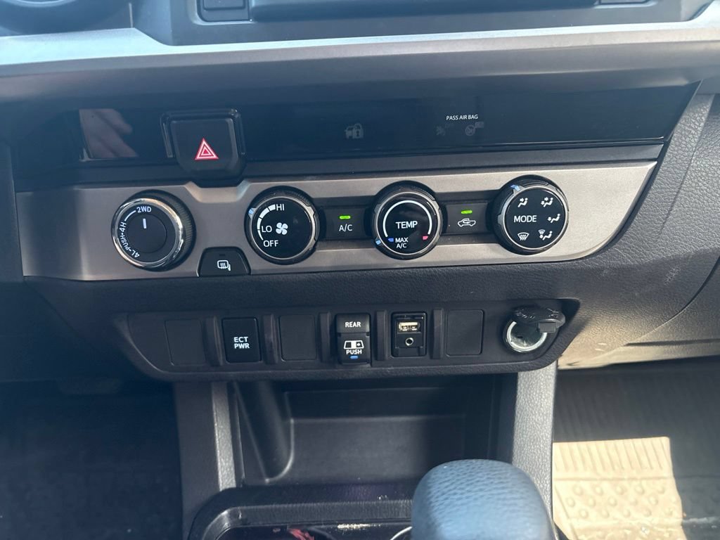 Used 2018 Toyota Tacoma SR5 AWD/4WD image 21