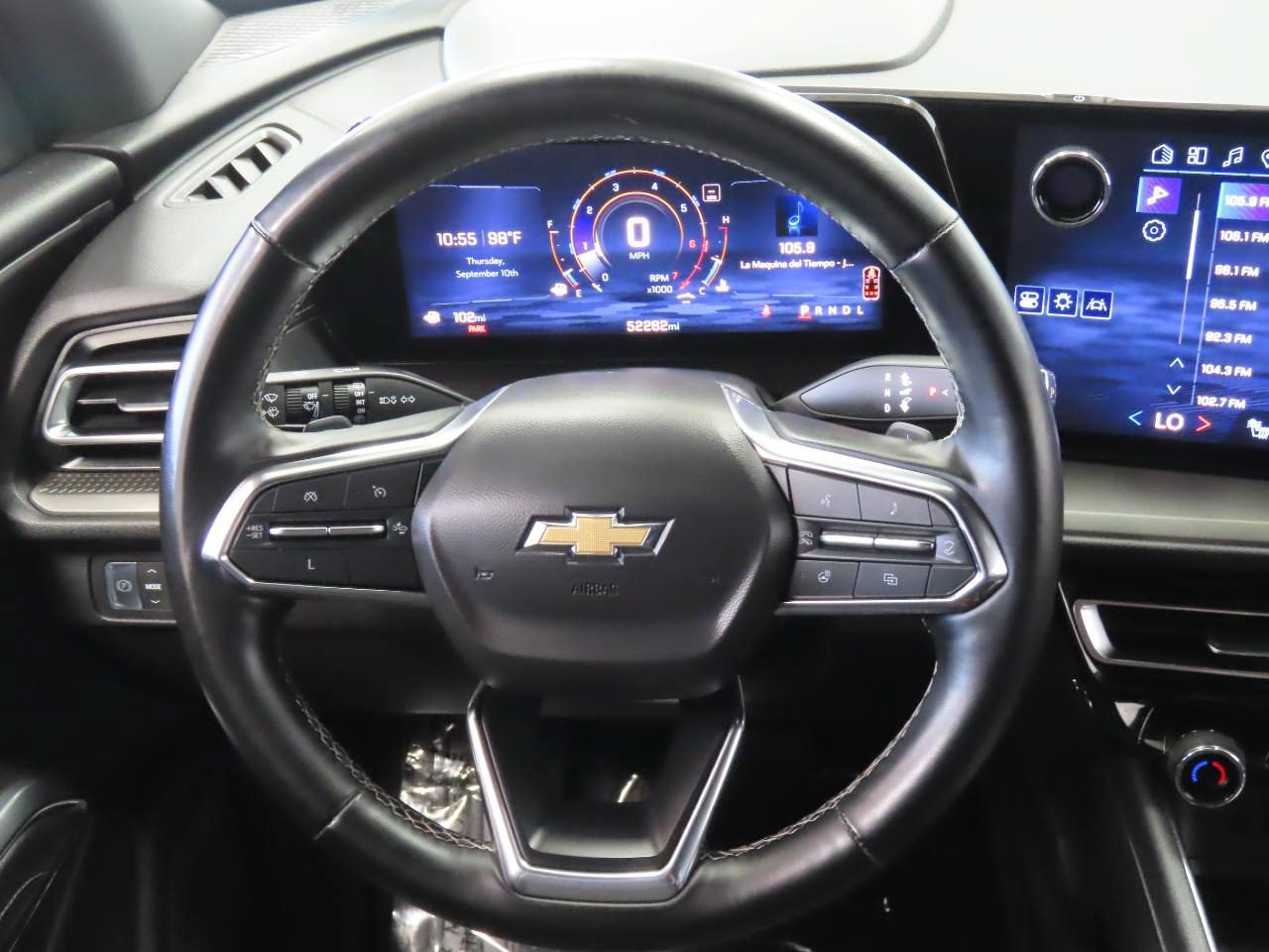 Used 2024 Chevrolet Traverse LT FWD image 10