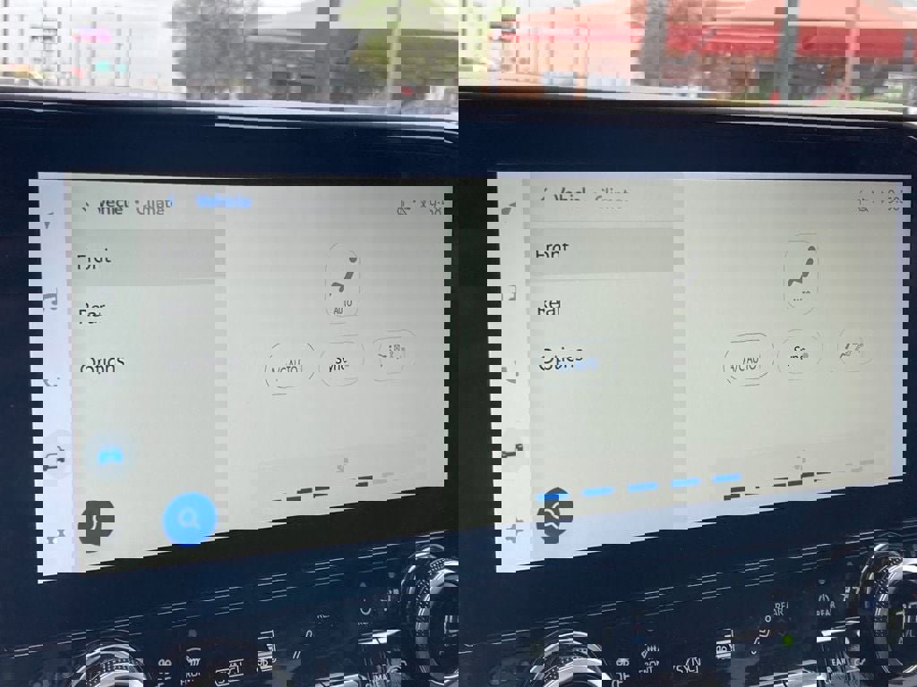 Certified 2025 Toyota Highlander Limited image 25