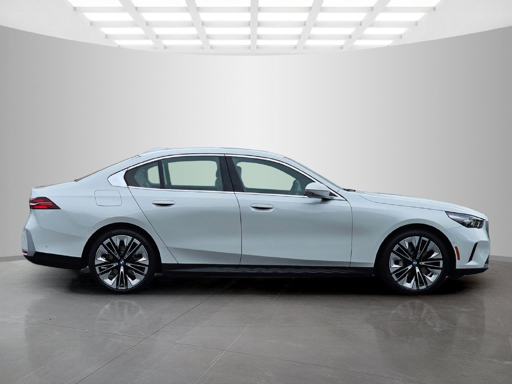 New 2027 BMW 530i w/ Convenience Package RWD image 7