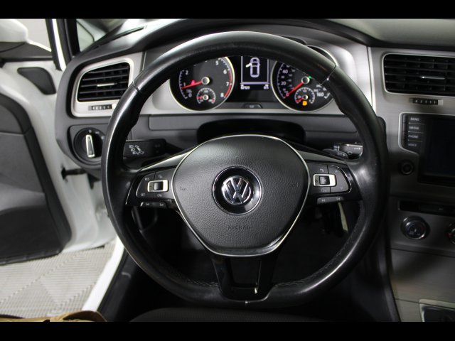 Used 2016 Volkswagen Golf S FWD image 18